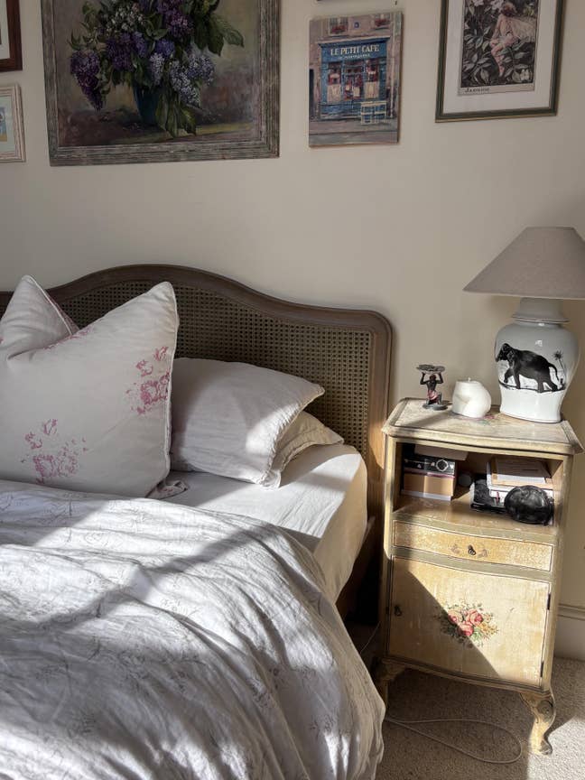 Large Double Room in Spacious Victorian Flat Main Photo