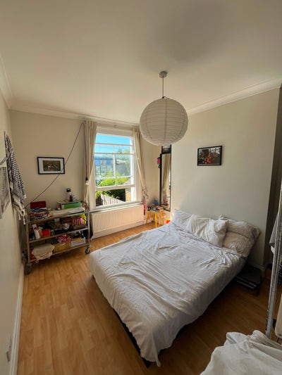 Bright south facing room to let in Stokey/Dalston Main Photo