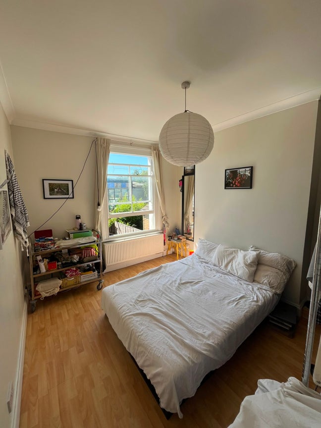 Bright south facing room to let in Stokey/Dalston Main Photo