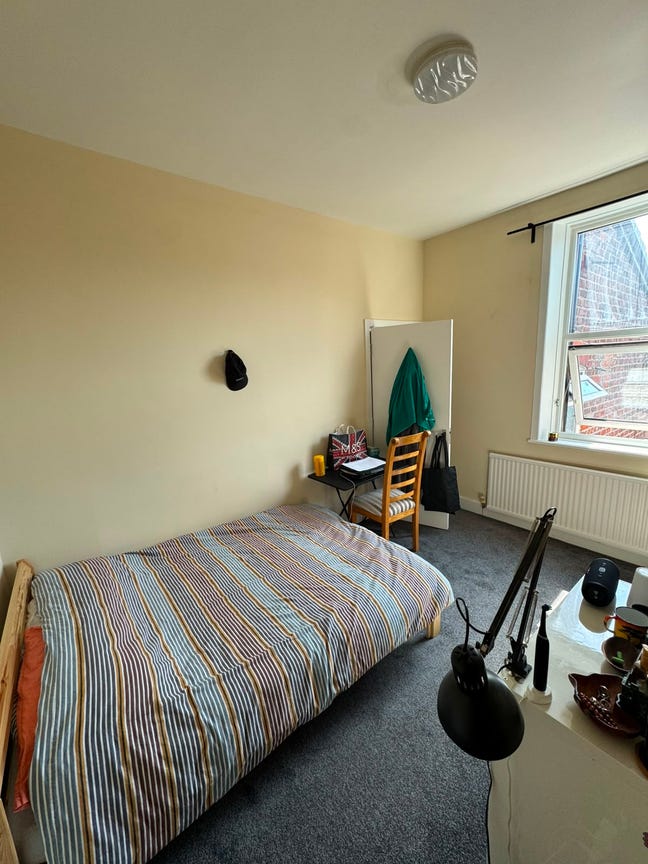 Spacious double room in Old Trafford Main Photo