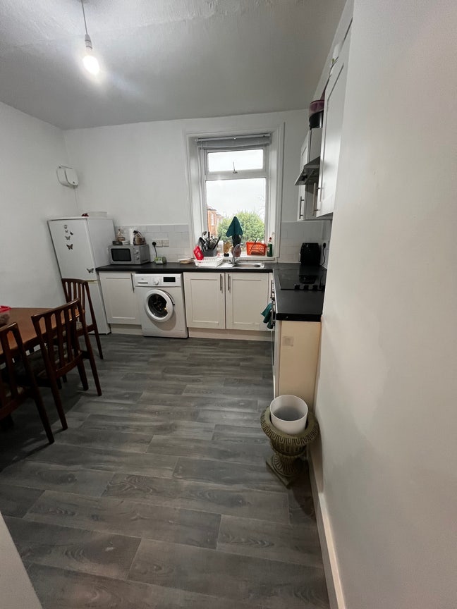 One double room for 2 girls  Main Photo