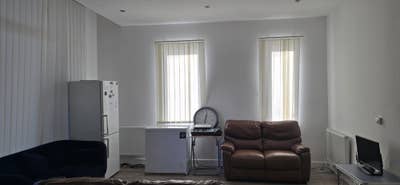 Two spacious double rooms available in a  Main Photo
