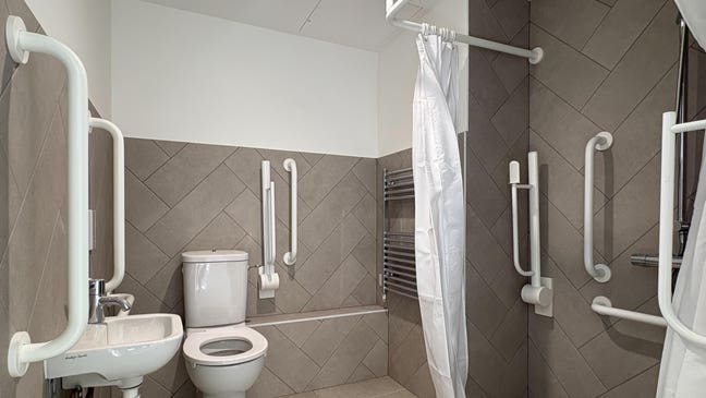 New Studio in East-Gym-Concierge-Fibre Eligible Main Photo