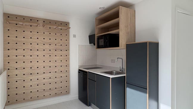 New Studio in East-Gym-Concierge-Fibre Eligible Main Photo
