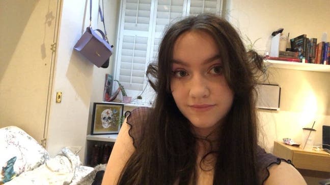 24 year old Female seeks a double room Main Photo