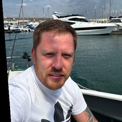 Professional Male seeks a double room Main Photo