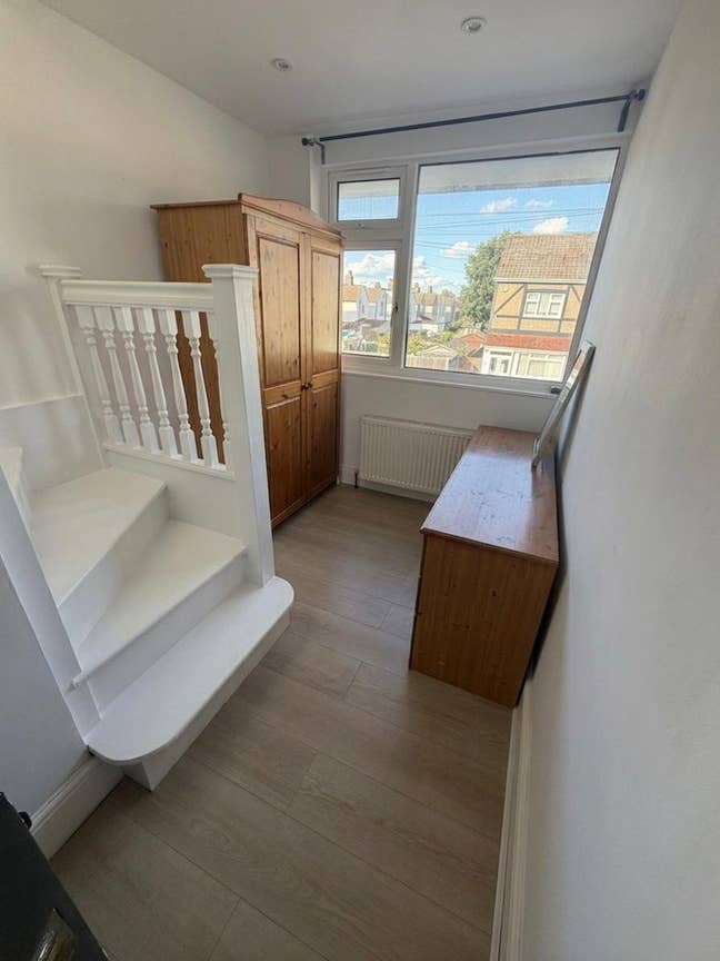 Unique Split Level Room to Rent  Main Photo