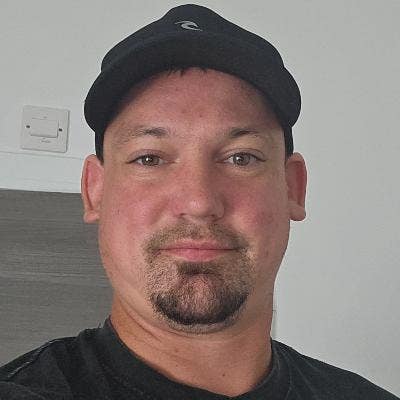 Professional Male seeks a double room Main Photo