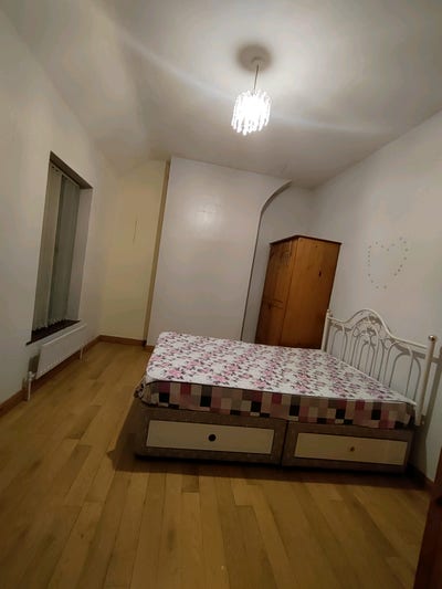 Furnished Double room available for rent  Main Photo