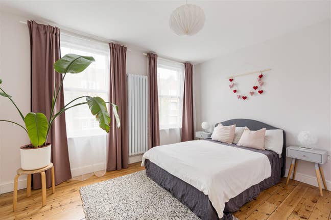 Spacious room in stylish house Main Photo