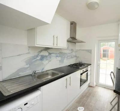 1 double room and one box room available Main Photo