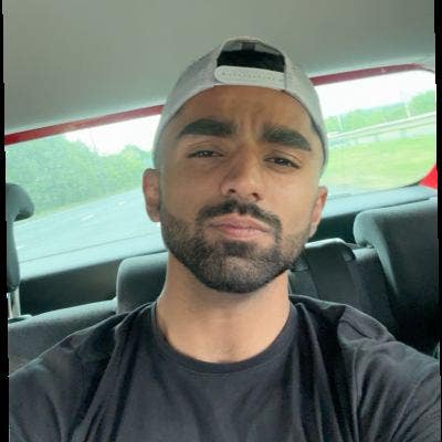 Hey, I'm Hamzah, 23. Sussex graduate (Interna... Main Photo