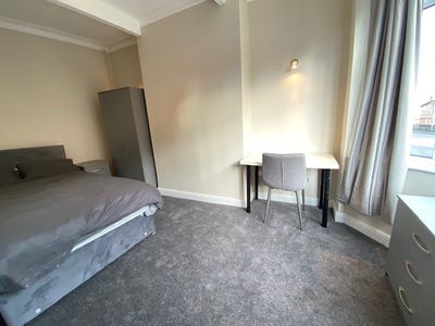 Room 1, 6 Watlands View Main Photo