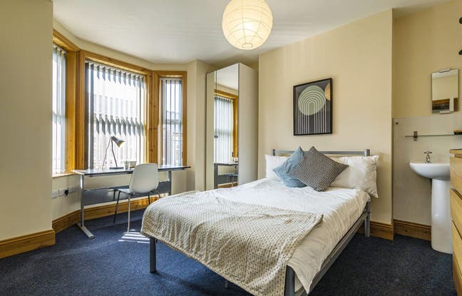 Student Rooms Available for 2026-27- Dunlop Avenue Main Photo