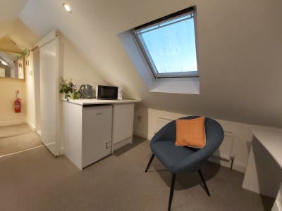 CR4 Double en-suite room WIFI Cleaner Main Photo