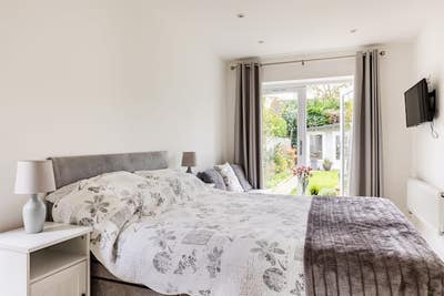 Modern  studio apartment for rent..  Main Photo