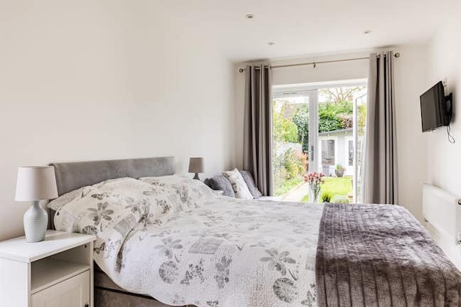 Modern  studio apartment for rent..  Main Photo