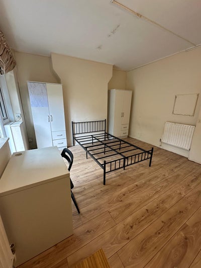 Large Double Room with Private Balcony  Main Photo