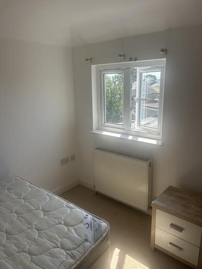 Double Room Available - Near to Hospital Main Photo