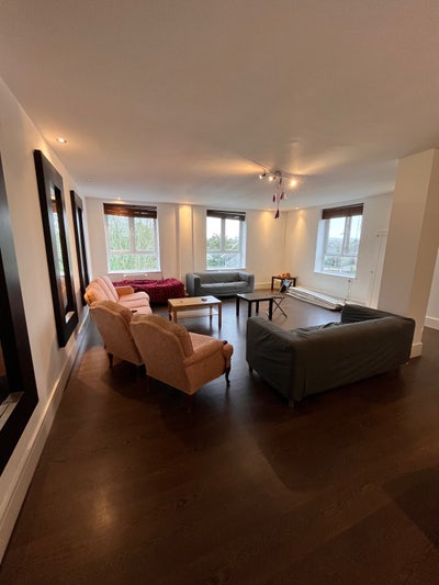 Single - Double Bed Room for Rent in Kenton Main Photo