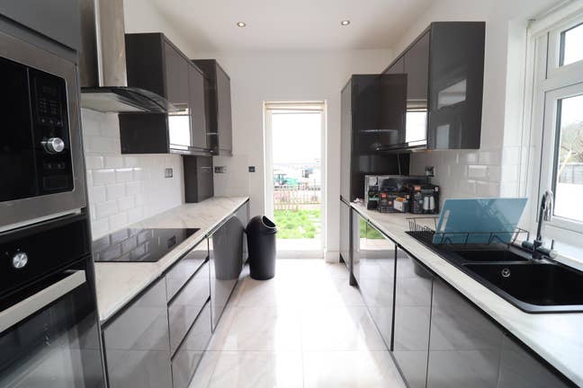 ⚡Refubrished House! Asap Move in!⚡ Main Photo