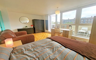 Bright Double Room with Balcony Hoxton Shoreditch Main Photo