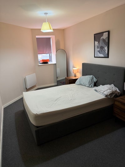 A Room Available  Main Photo