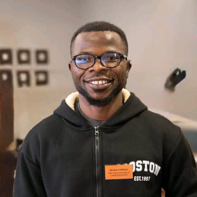 Professional Male seeks a single or double room Main Photo