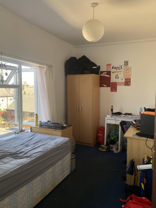 Spacious Single Bedroom  Main Photo