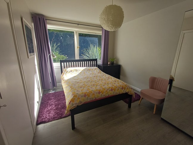 Bright and spacious room to rent in EH4 Main Photo