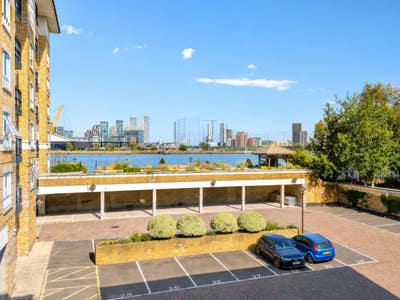 Stunning Riverside 2-Bed2bath Home  Main Photo