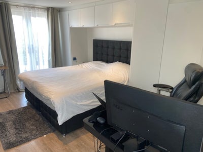 Large Furnished Double Room Ensuite Main Photo
