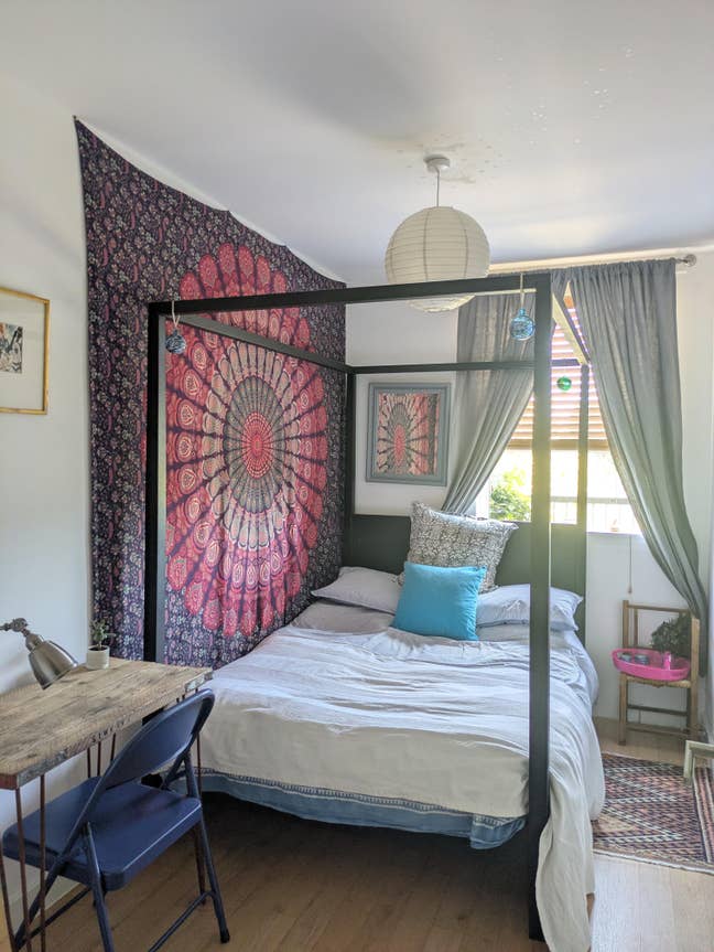 Double room in large flat Main Photo