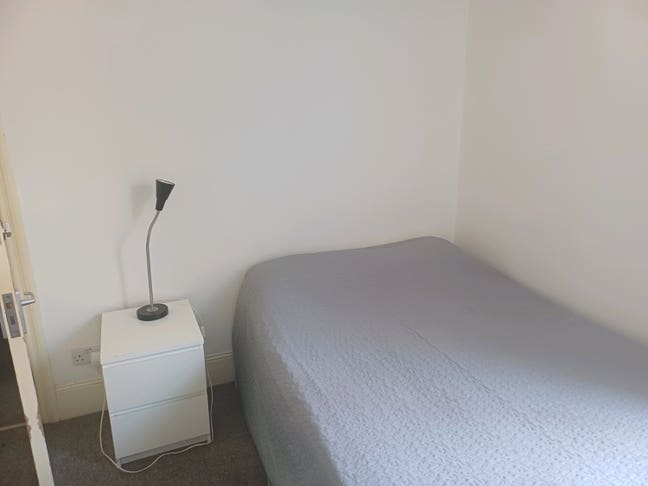 Lovely Large Bright Newly Decorated Double Room Main Photo