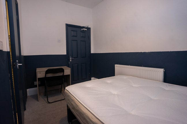 Double En suite room free= NOW Main Photo