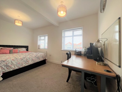 3X Double Rooms With Bills each &pound;900  Main Photo