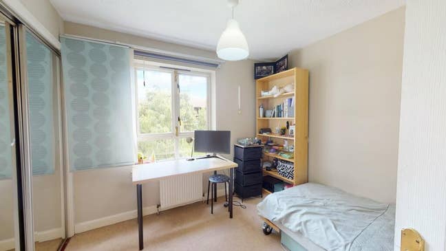 1 single room available in 3 bed flat- 1st Sept Main Photo