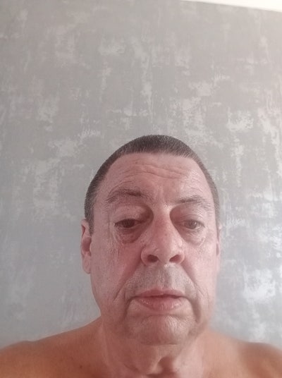 I'm 65 male clean tidy and honest  Main Photo