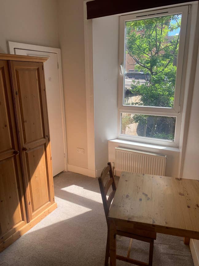 Bright furnished double room in 4 bed flat Main Photo