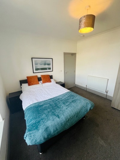 Comfortable Double Room with All Bills Included Main Photo