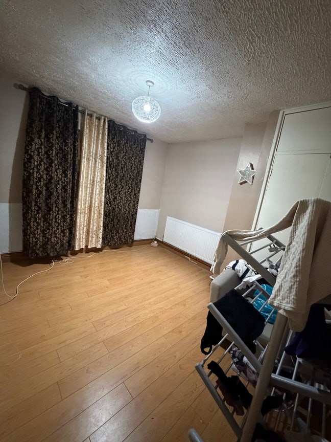Brand new house family friendly  Main Photo