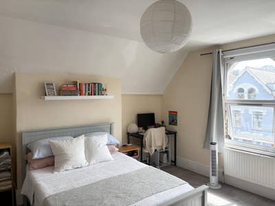 Double Room, in Victorian Flat (Band D) Main Photo