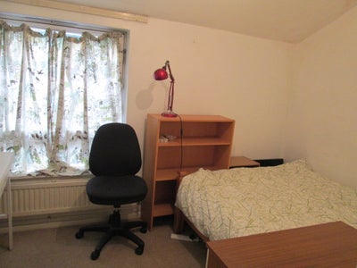 Two DBLrooms, Furn-House, 3min Tube,Rail,Bus,Zone3 Main Photo