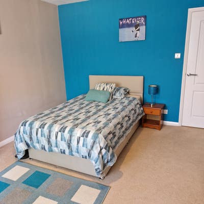 Double room in spacious bungalow for one person Main Photo