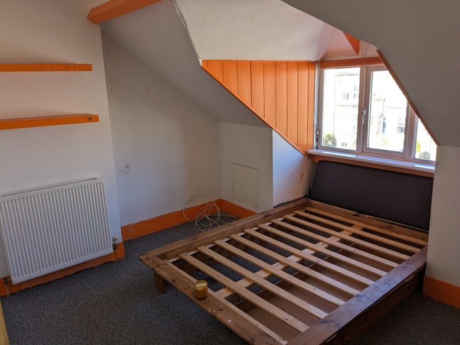 Double room in 3-bathroom house near town Main Photo