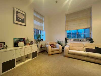Professional houseshare Main Photo