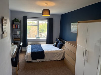 Double Room with Ensuite & Stunning Garden Space  Main Photo