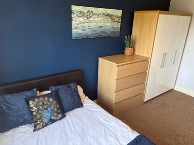 Double Room with Ensuite & Stunning Garden Space  Main Photo