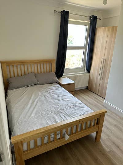 Single room with ensuite Main Photo