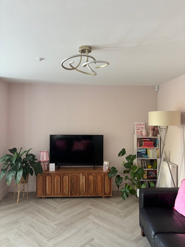 Room available in new build flat Main Photo
